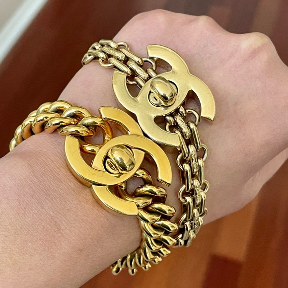 Chanel CC Turnlock Reissue Chain Link Bracelet - Picture 3 of 14